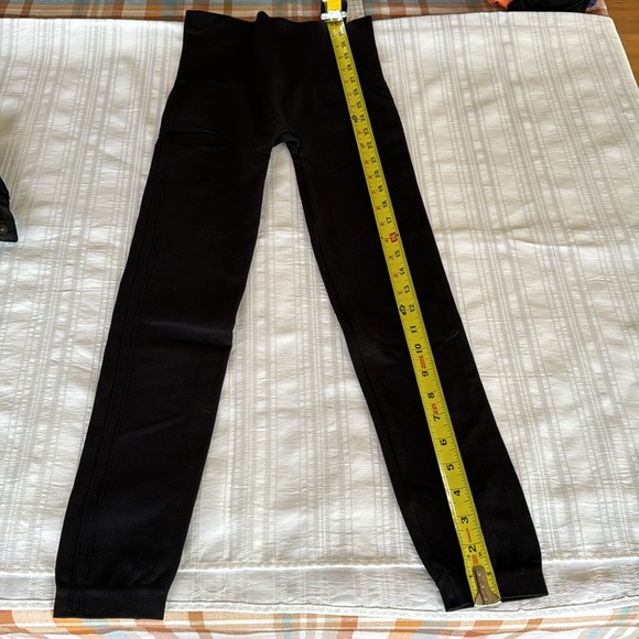 NWT Spanx Black Look At Me Now seamless Leggings sz S - Picture 4 of 5